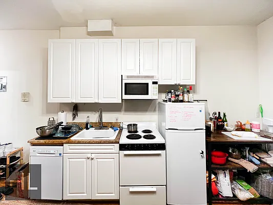 Rented by Highline Residential | media 9