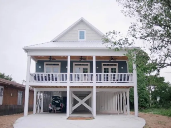 703 Texas Ave, Carolina Beach, NC 28428