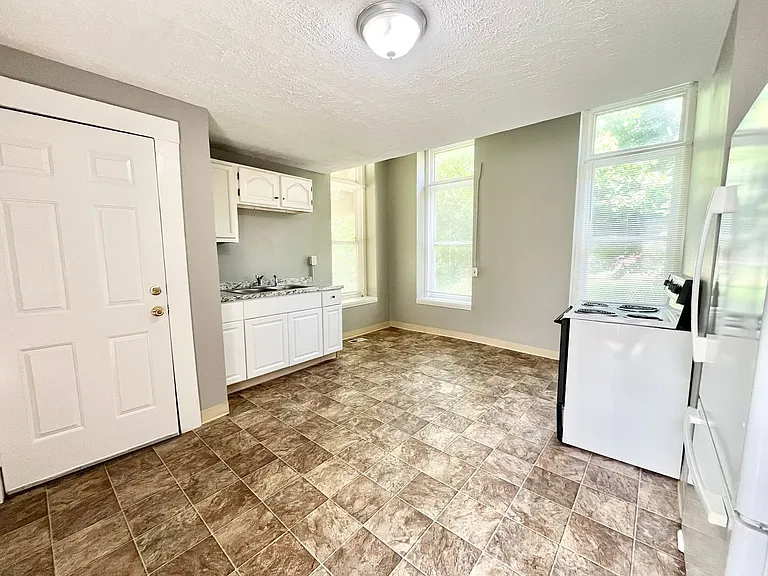 2130 Portland Ave — Photo 11