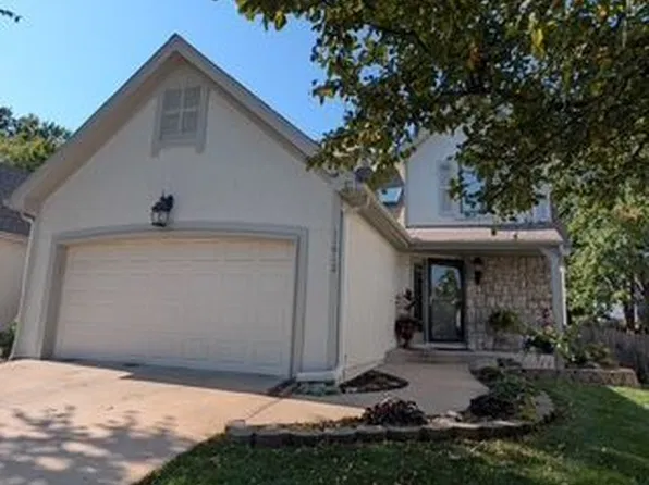 11912 Grandview St, Overland Park, KS 66213