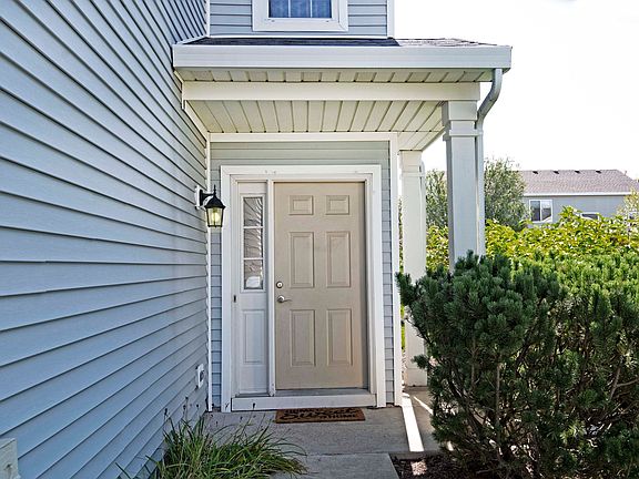 2nd image of 6920 Creekside Dr Unit 6920