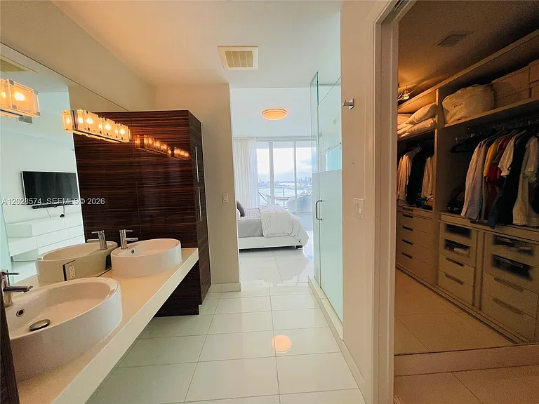 2020 N Bayshore Dr #2008 — Photo 25