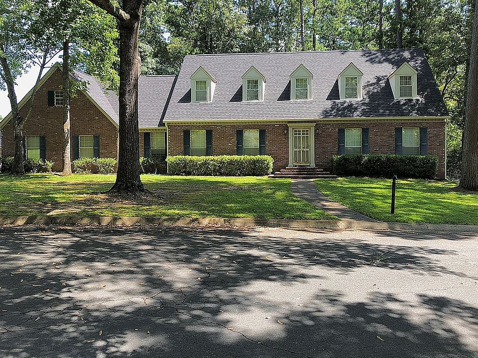 1st image of 806 N Park Dr