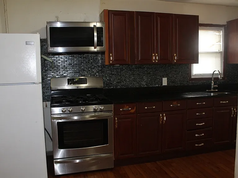 38 Fiske Ave #1 — Photo 4