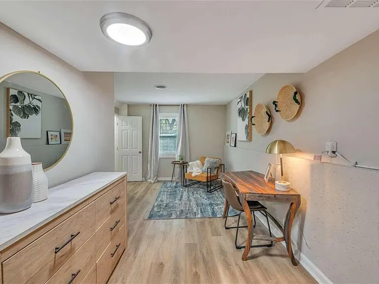 165 Bentley Pkwy — Photo 22