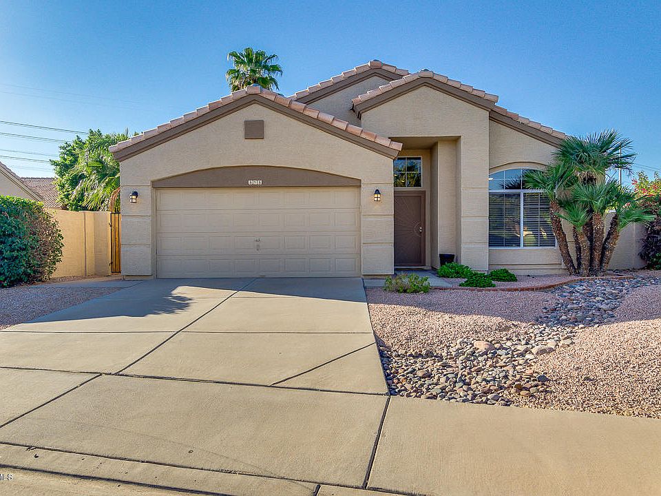 1st image of 898 N Gregory Pl