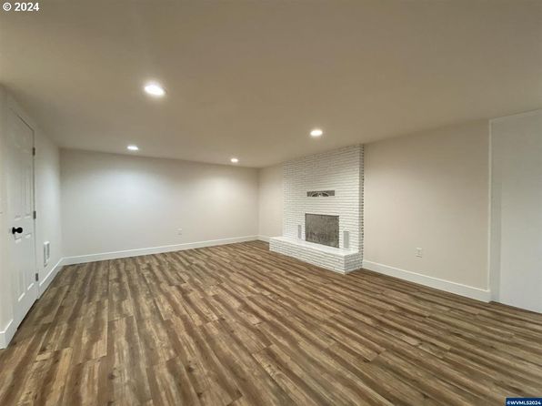 salem-oregon-48511426 picture