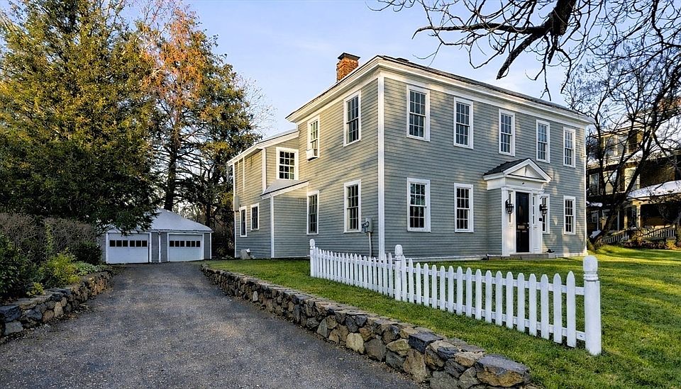 1st image of 52 Salem St