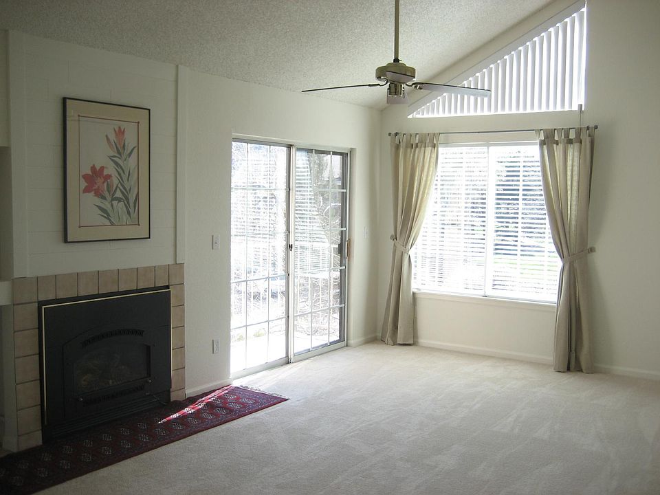 Living Room with gas fireplace