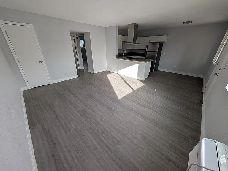501 N 14th St #4 — Photo 3