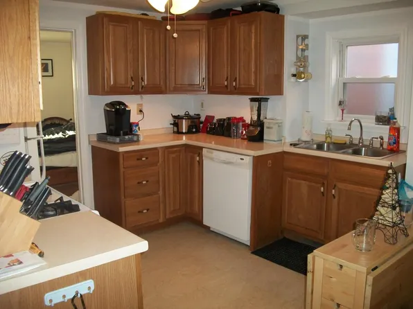 317 Brinton Ave Floor 2, Trafford, PA 15085