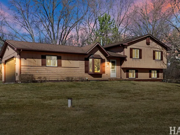 27236 W Northwest Hwy, Barrington, IL 60010