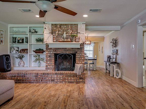 5th image of 202 Green Forest Dr