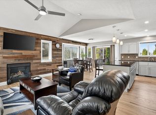12987 Oakwood Dr, Rogers, MN 55374