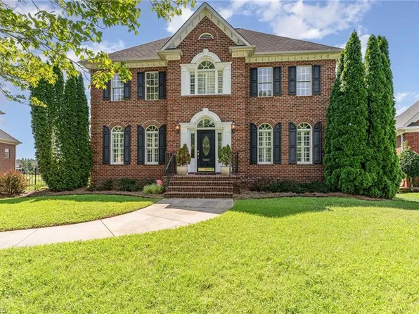 2003 Glen Chase Cir, Clemmons, NC 27012