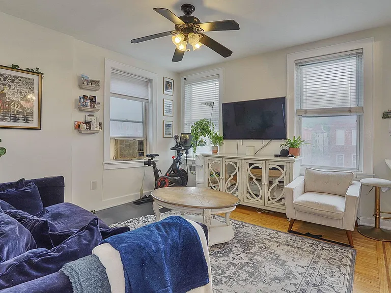 740 Washington St #6 — Photo 8
