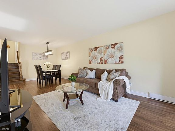 3rd image of 475 Kingscourt Dr #A