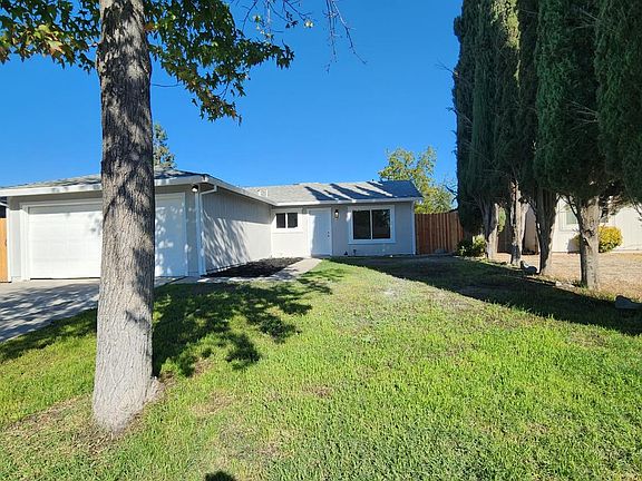3rd image of 2605 Sandalwood Dr