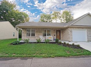 89 Locust Dr, Springboro, OH 45066