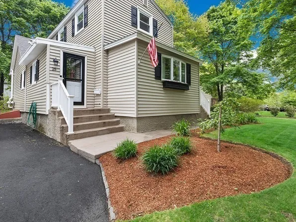 25 Lyman St, North Attleboro, MA 02760
