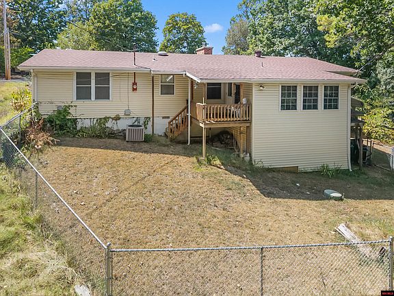 3rd image of 335 Bay Ridge Rd