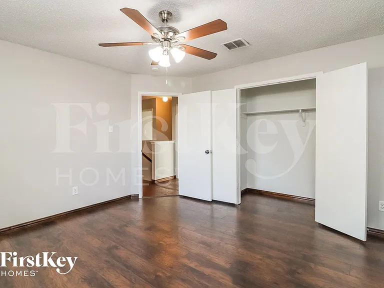 3900 Golden Horn Ln — Photo 8