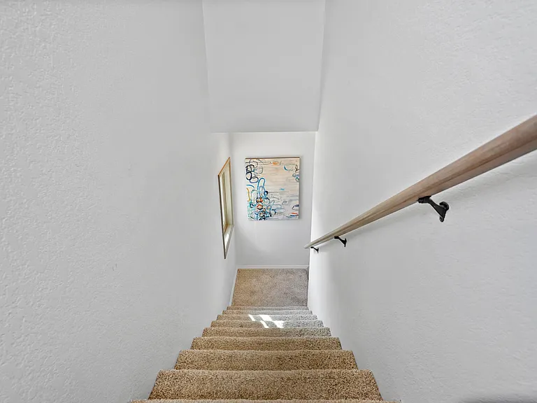 300 Rossmore Dr — Photo 15