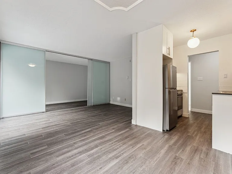 455 Superior St — Photo 2