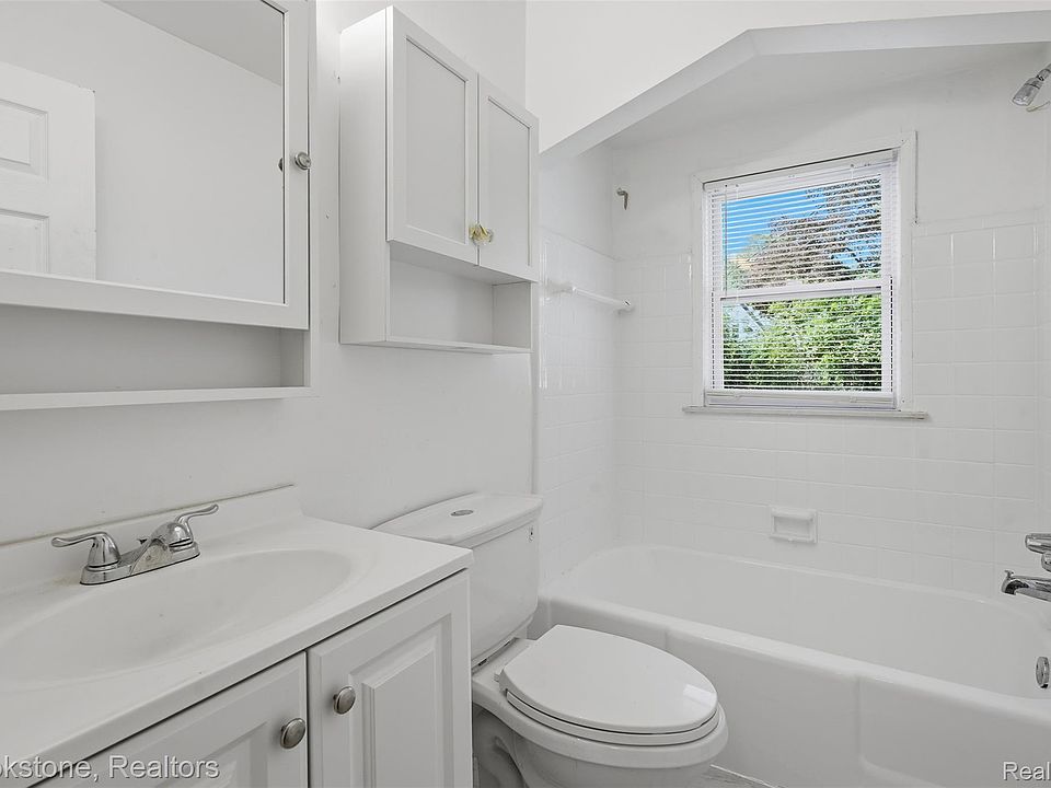 12931 Appleton St, photo 8