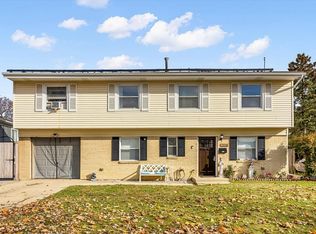 6881 Hickory St, Hanover Park, IL 60133