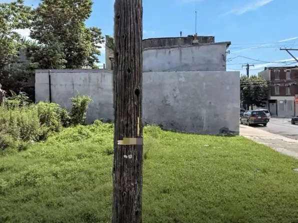 805 N Brooklyn St, Philadelphia, PA 19104