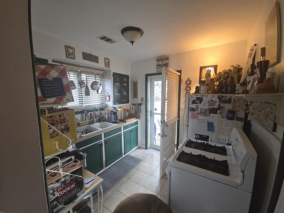 2nd image of 575 Meadowbrook St