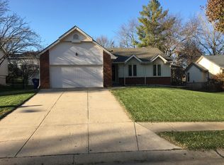 920 Edgewood Blvd, Papillion, NE 68046