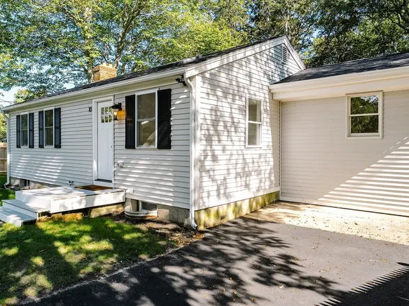 10 Lake Rd E, West Yarmouth, MA 02673