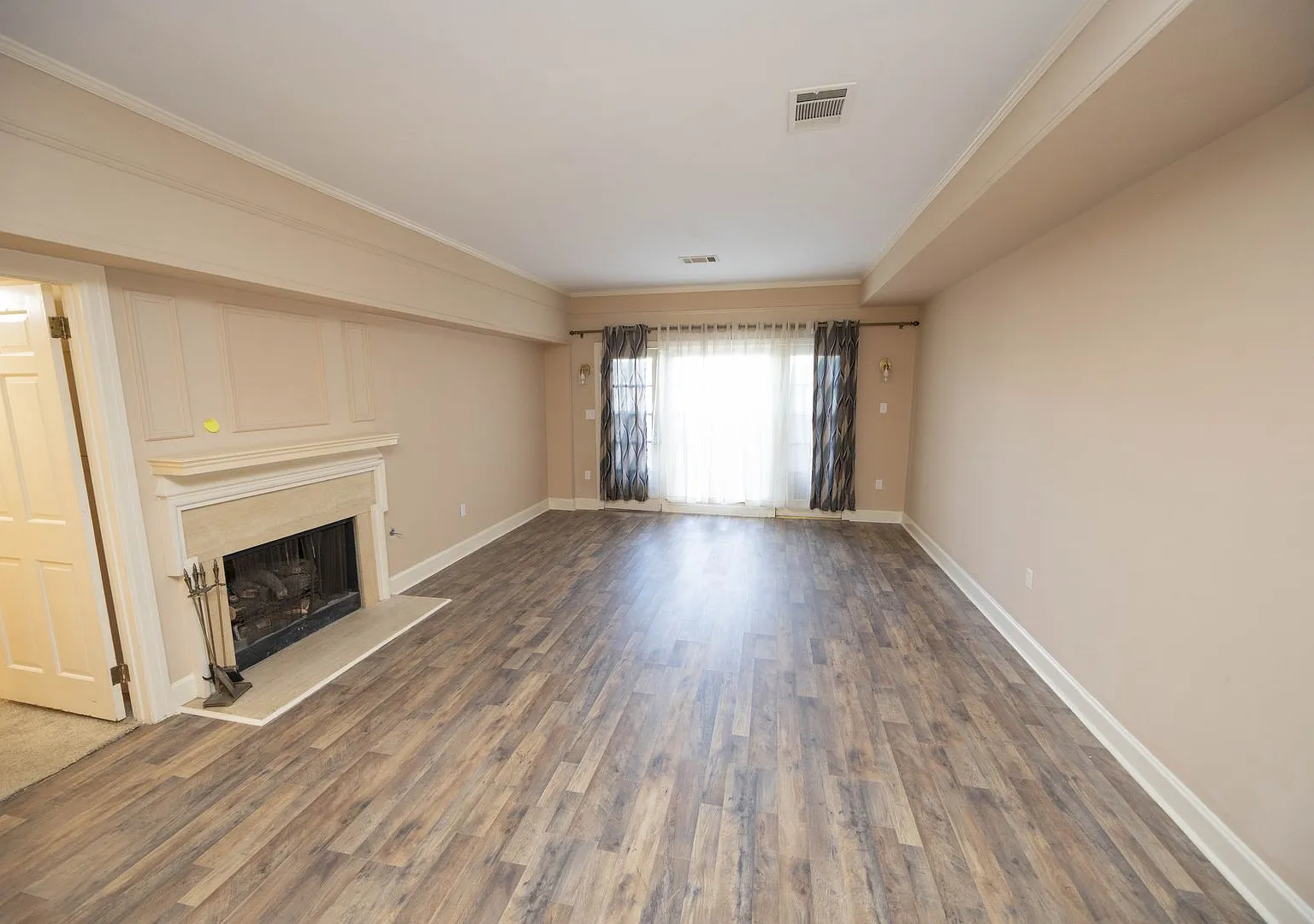 2043 Hazel Hedge Ln. — Photo 3