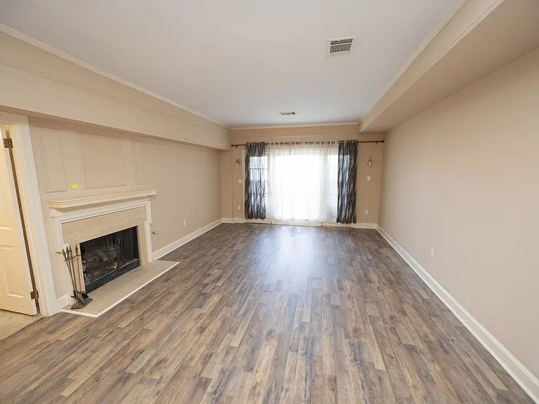 2043 Hazel Hedge Ln — Photo 3