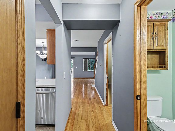 3rd image of 1724 Court St
