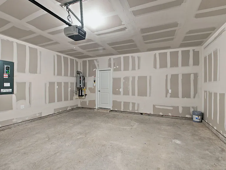 810 Honeydew Ln — Photo 4
