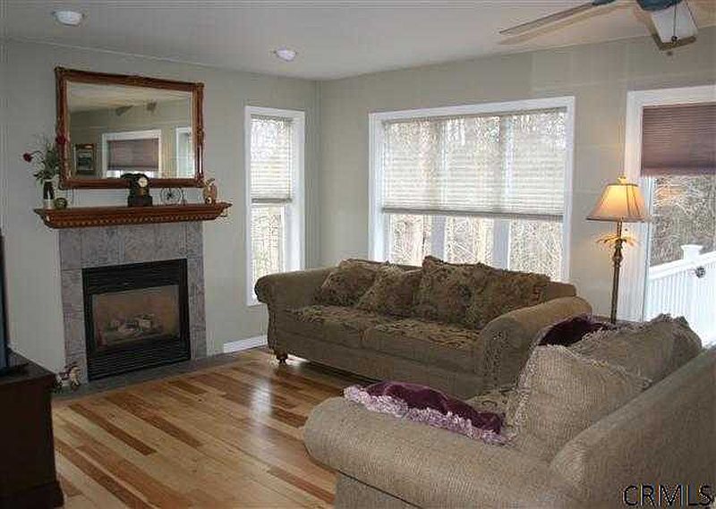2nd image of 22 THISTLE Road