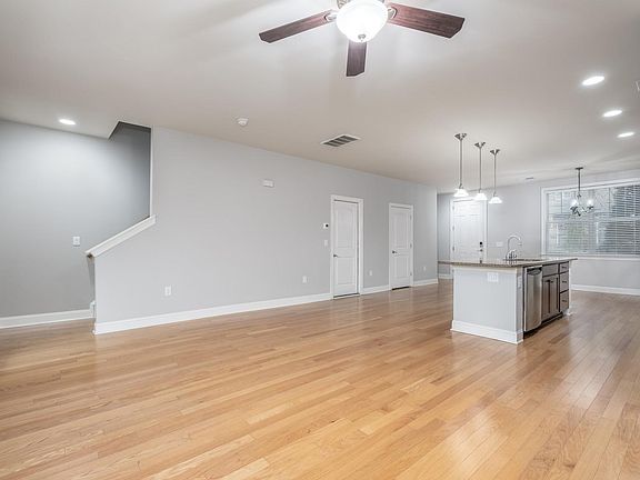 4th image of 119 Steinbeck Way #F