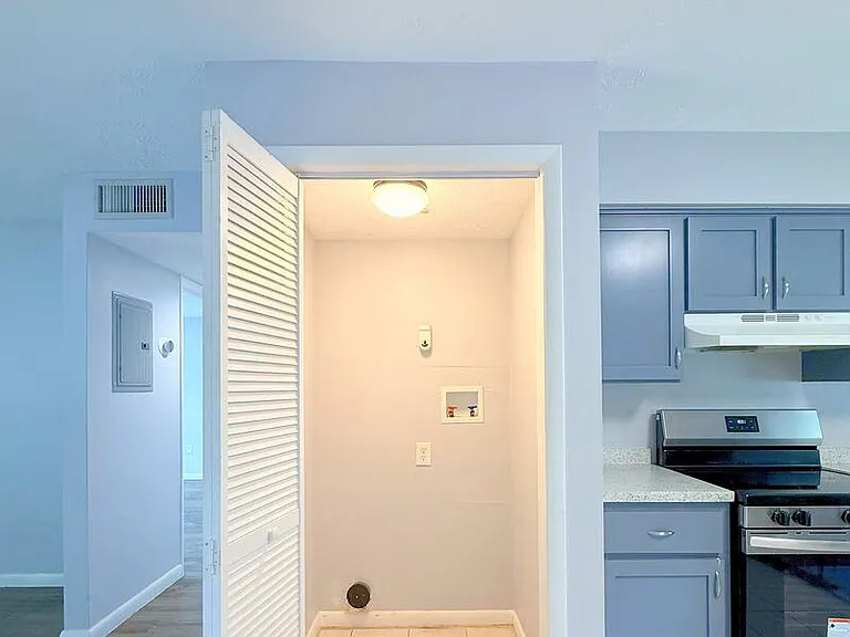 11705 North Dr #B — Photo 27