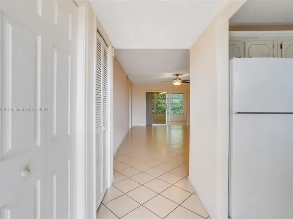 608 SW Natura Blvd APT 311, Deerfield Beach, FL 33441