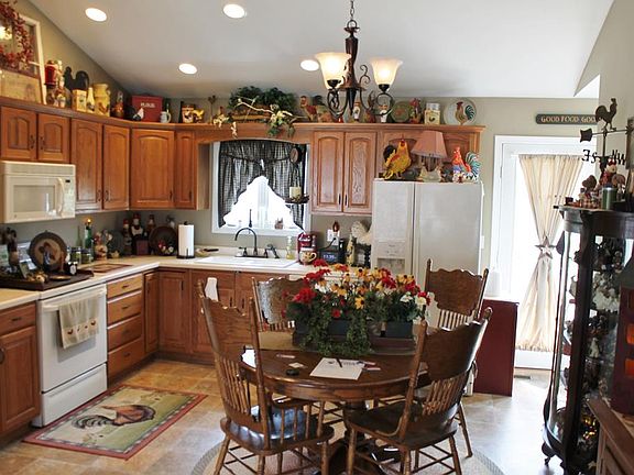 3rd image of 614 Rockway Pl