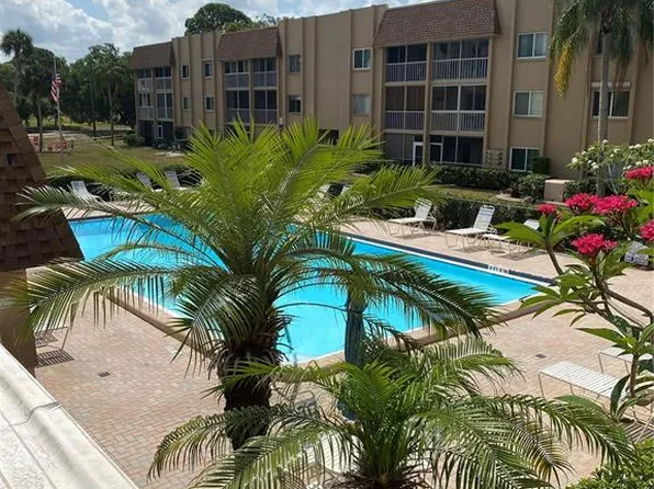 1520 Glen Oaks Dr E #341C, Sarasota, FL 34232