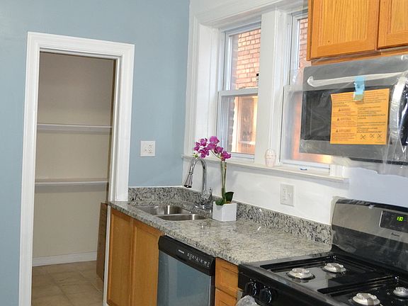 4th image of 7931 S Langley Ave