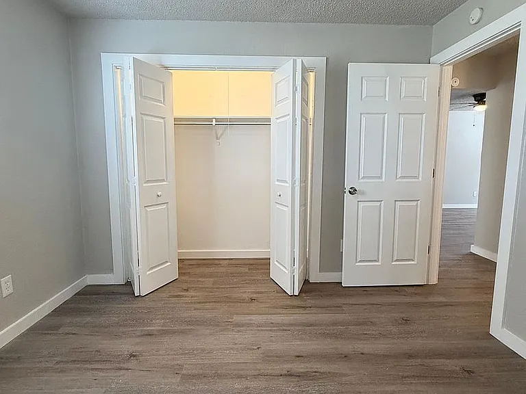 1732 E Dartmouth St — Photo 12