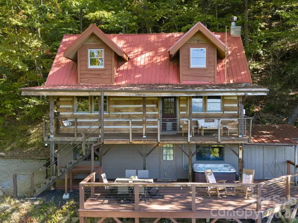 375 Daly Dr, Clyde, NC 28721