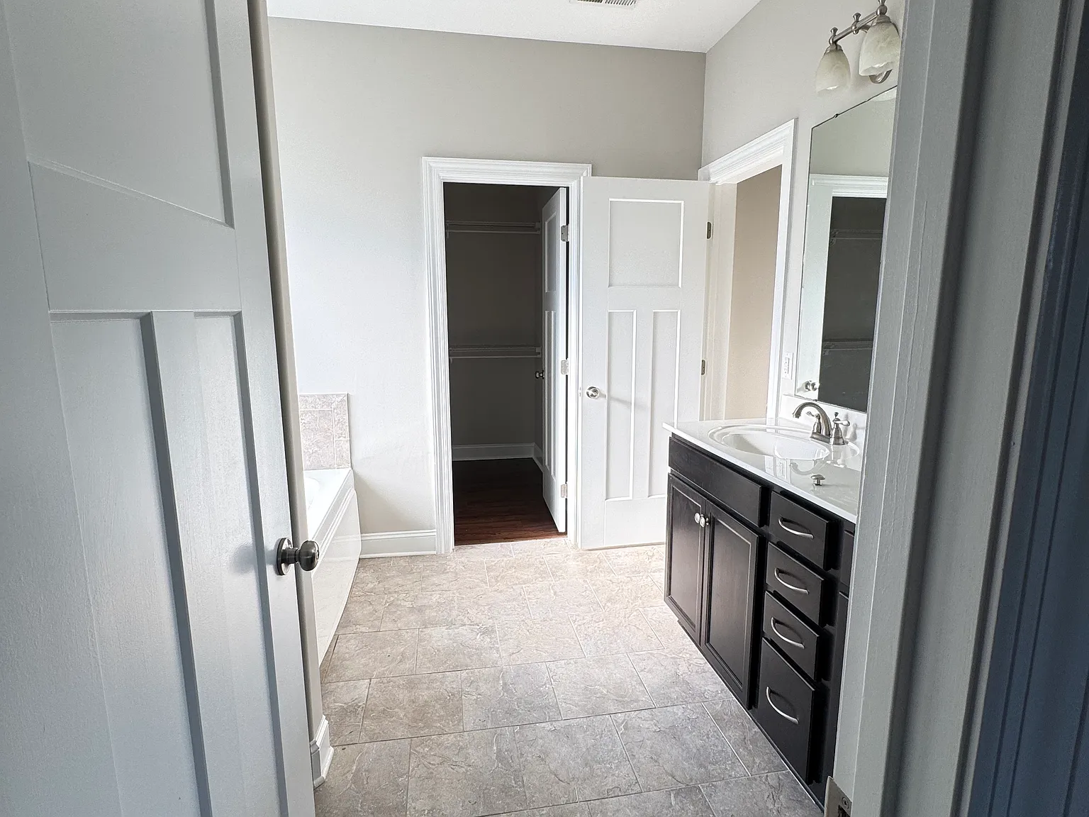 Nicole Dr, Decatur — Photo 2