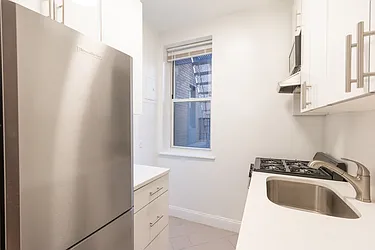 Rented by R New York