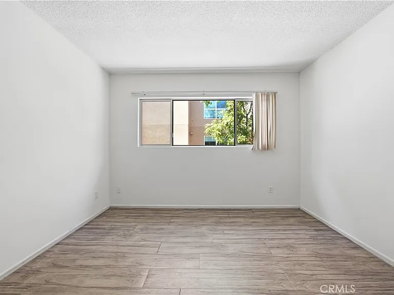 5168 Yarmouth Ave #16 — Photo 8